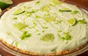 Avokado un laima siera kūka. Neparasts deserts bez cepšanas! Avokado un laima siera kūka. Neparasts deserts bez cepšanas!