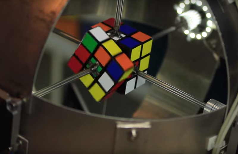 Рекорд кубика Рубика. Робот собирает кубик Рубика. Компьютер собирает кубик Руби. Кубик Рубика 20 ходов.
