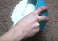 Kā iztīrīt taukainus traipus no mīļākā paklāja? Viegli! VIDEO