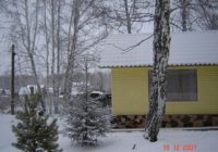 Pensionāru pāris uzbūve palešu mājiņu, kas iztur vētras un ir apdzīvojama arī ziemā! FOTO