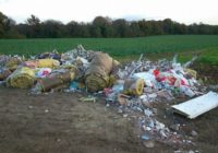 Mērs pārmāca cilvēkus, kas izmet atkritumus mežā! FOTO