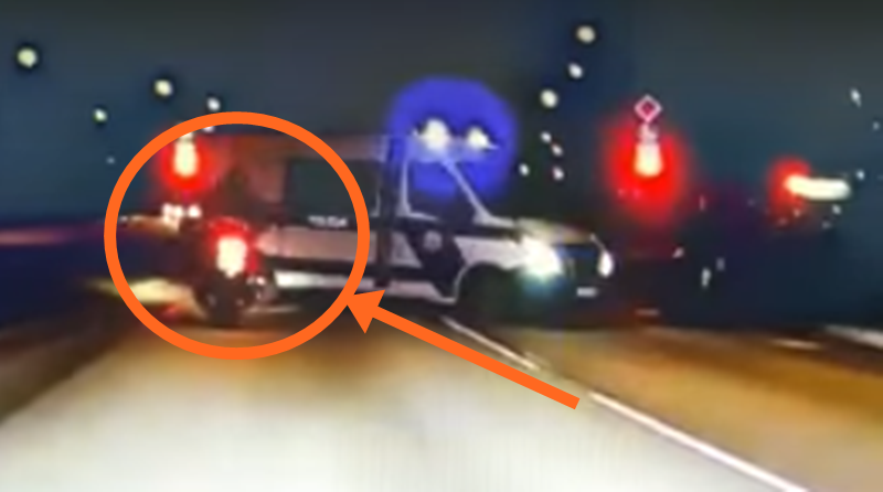 SPRAIGA PAKAĻDZĪŠANĀS: Policisti Rīgā mēģina notvert bēgošu motociklistu (Brīdinām, necenzēta valoda) VIDEO