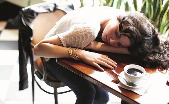 6 hroniska noguruma simptomi, kurus parasti laikus nepamana