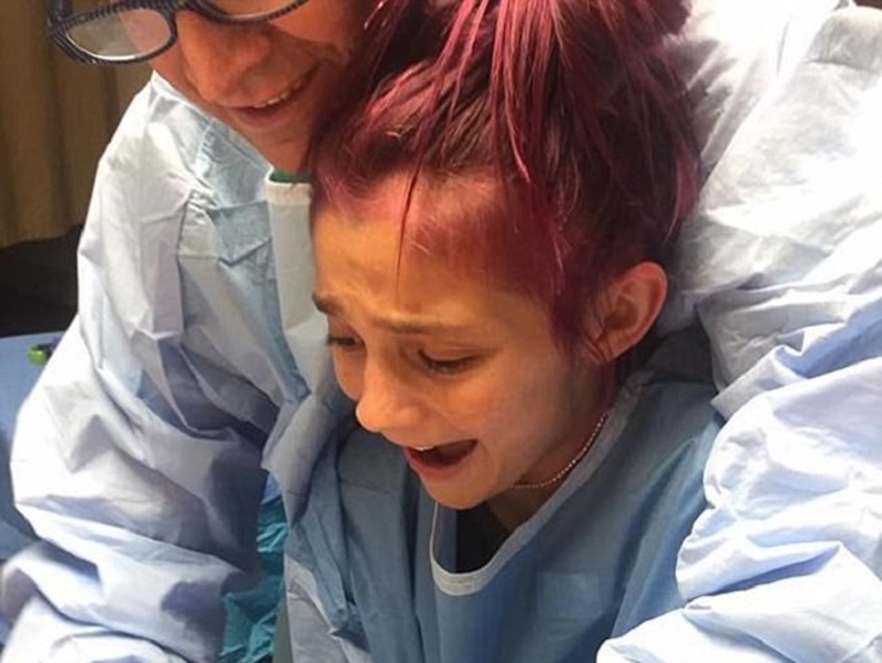 12 gadus veca meitene pieņēma savas mātes dzemdības. Brīnumu brīnums! FOTO