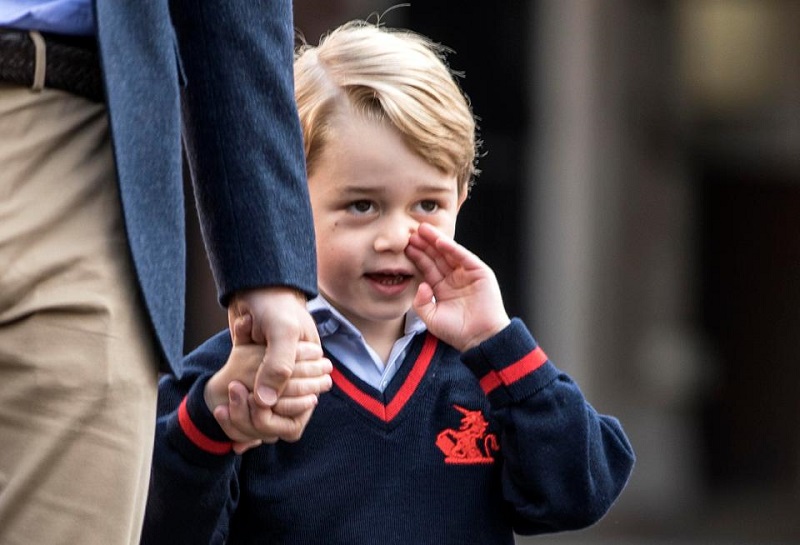 10 megamīlīgas fotogrāfijas par to, kā princis Džordžs uzsāk skolas gaitas! FOTO/ VIDEO