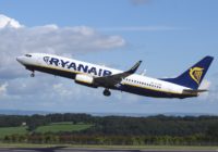“Ryanair” darbinieki plāno lielāko streiku, kas skars 30 000 pasažieru