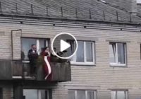 VIDEO: Fantastiski jauks Latvijas dzimšanas dienas sveiciens no kāda ciemata