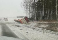 VIDEO: Pie Liepājas avarējis autobuss; cietuši pasažieri