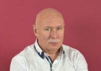 Asmēlīgais ārsts Pēteris Apinis ar jaunu raidījumu atgriežas RīgaTV 24 ēterā