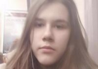Daugavpilī pazudusi meitene: spilgta pazīme – zaļi ietonēti matu gali