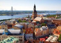 Rīgas naudas putinātāji: aizdomas par fiktīviem darbiniekiem divos nodibinājumos