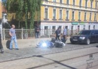 FOTO, VIDEO: Arvien vairāk negadījumu motociklistiem un riteņbraucējiem