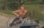 VIDEO: Riteņbraucējs īpaši jautrā prātā rullē Maltā. Bet šoferīšiem smiekli nenāk! VIDEO: Riteņbraucējs īpaši jautrā prātā rullē Maltā. Bet šoferīšiem smiekli nenāk!