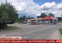VIDEO: Jēkabpils avārijā policija nesteidz vainot nedz motociklistu, nedz gājēju