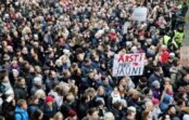 Mediķu algas: “Vai nu risiniet situāciju, vai jāveido jauna valdība” (VIDEO) Mediķu algas: “Vai nu risiniet situāciju, vai jāveido jauna valdība” (VIDEO)