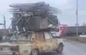 VIDEO: Slavenais “žigulis” ar krāmu kravu uz jumta atkal manīts Rīgā VIDEO: Slavenais “žigulis” ar krāmu kravu uz jumta atkal manīts Rīgā