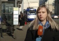 VIDEO: Ar Covid-19 krīzi saistītas sabiedriskā transporta izmaiņas – visai haotiskas, žēlojas pasažieri