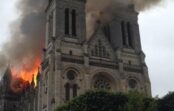 TIEŠRAIDE: Francijā uguns posta vēsturisko Nantes katedrāli TIEŠRAIDE: Francijā uguns posta vēsturisko Nantes katedrāli